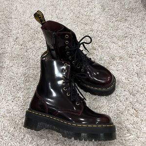 Dr martens Jadon burgundy size 6us but wears a 7us the martens are made bigger